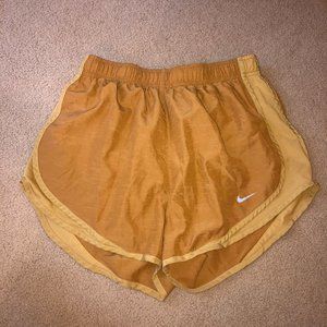 Women's medium, tan, Nike Shorts